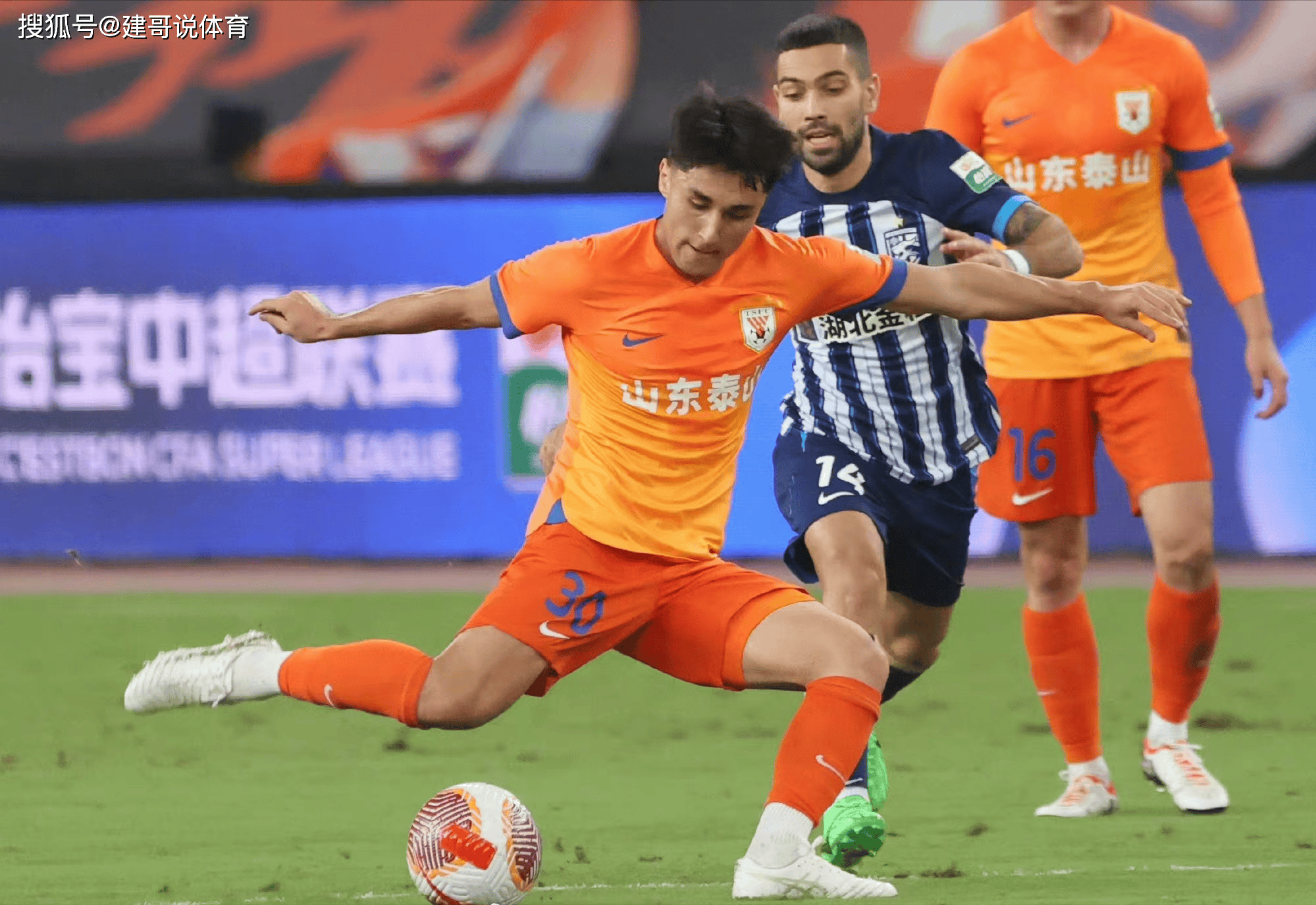 爱游戏在线服务-韩硕退役转型成四川男篮主帅